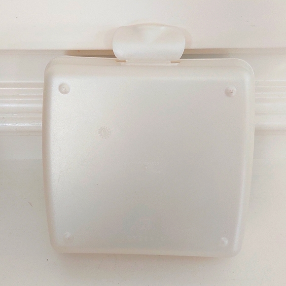 Tupperware: Disney Cinderella Sandwich Keeper, Hologram, 3752A-1 - Picture 4 of 4